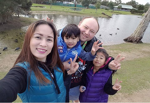 Its not difficult to find Filipino single mothers in the Philippines, and we hope you will include those filipino kids in your new family together in Australia